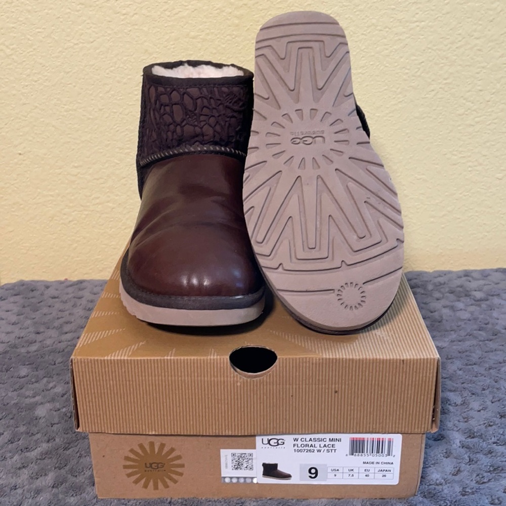 Classic Mini Floral Lace Ugg,  size 9.